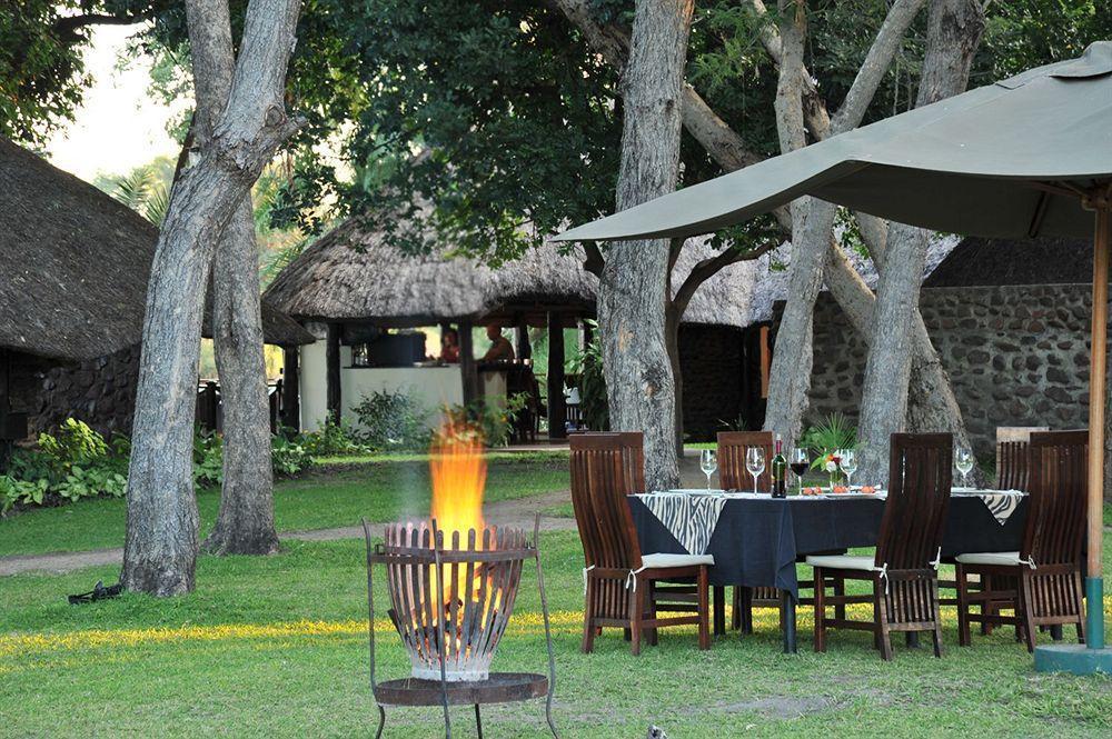 Three Cities Thorntree River Lodge Livingstone Eksteriør billede